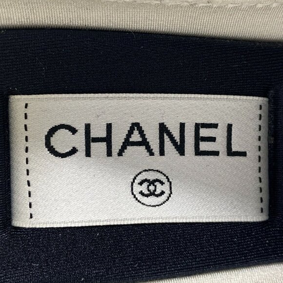 Chanel Ivory & Black Lace-Up Sneakers With Logo Pattern & Original Box - Picture 8 of 9